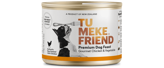 Front of a can of Tu Meke gourmet chicken and vegetable wet dog food